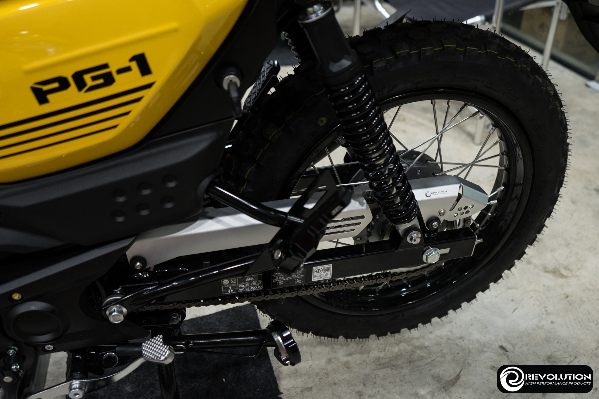 บังโซ่ซีก (มีเนียม) 2D REVOLUTION PG-1 มี 2 สีให้เลือก เงิน,ดำ ราคา 1350 บาท