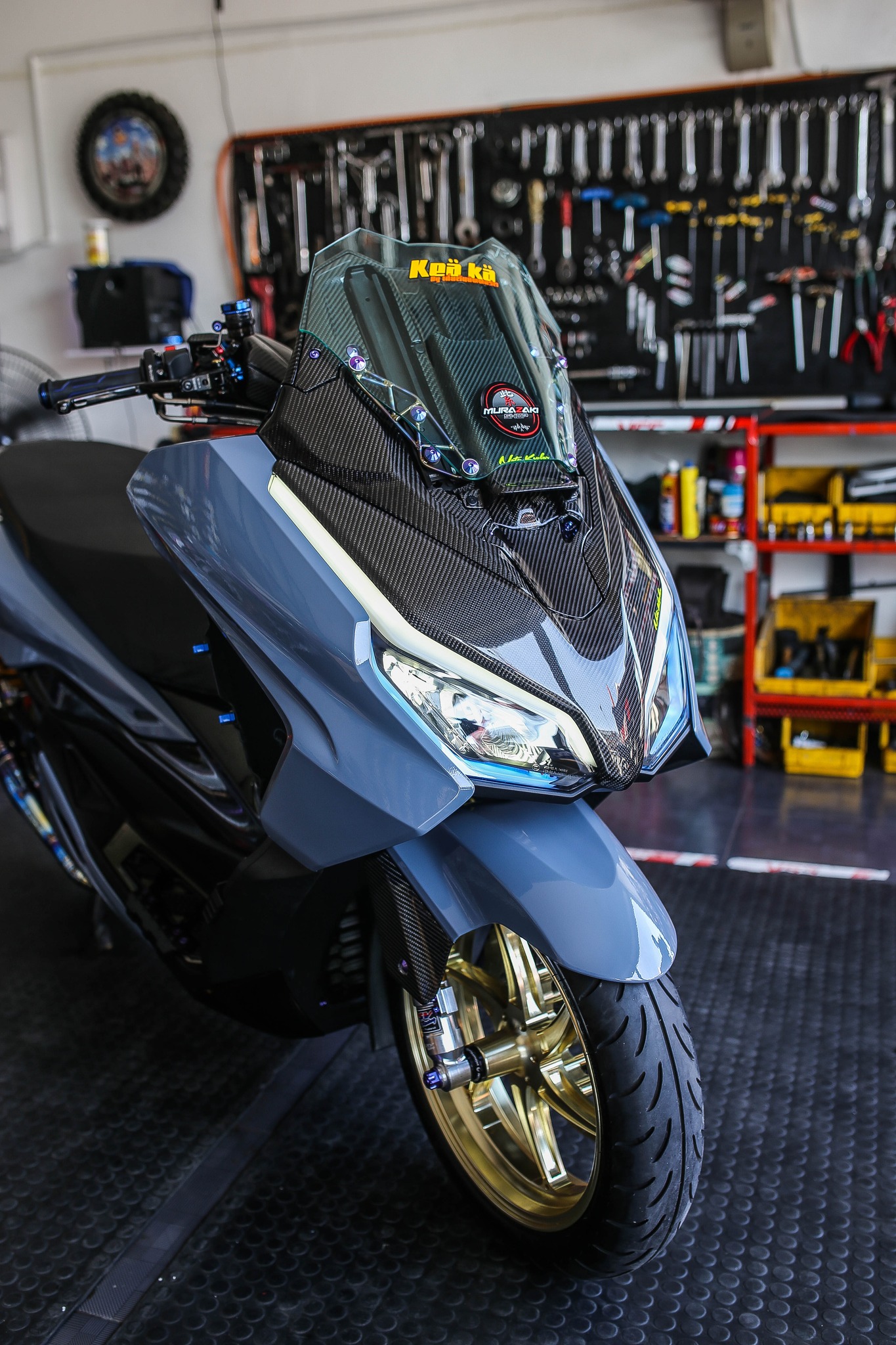 ไฟหน้า FORZA 350 ไฟเลี้ยวในโครม ทางร้านมีให้พร้อมสับในราคาเบาๆแค่ 3,000