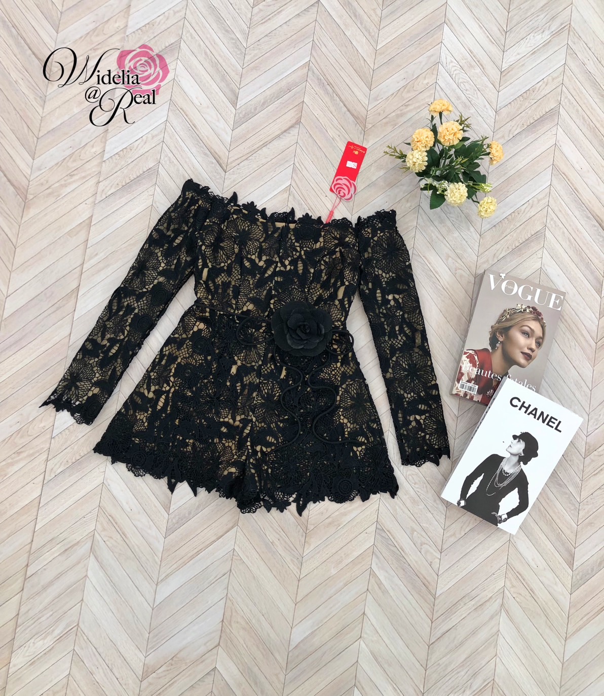 Korea Jumpsuit จั้มสูทขาสั้น แขนยาว ปาดไหล่ มีเข็มกัดดอกไม้