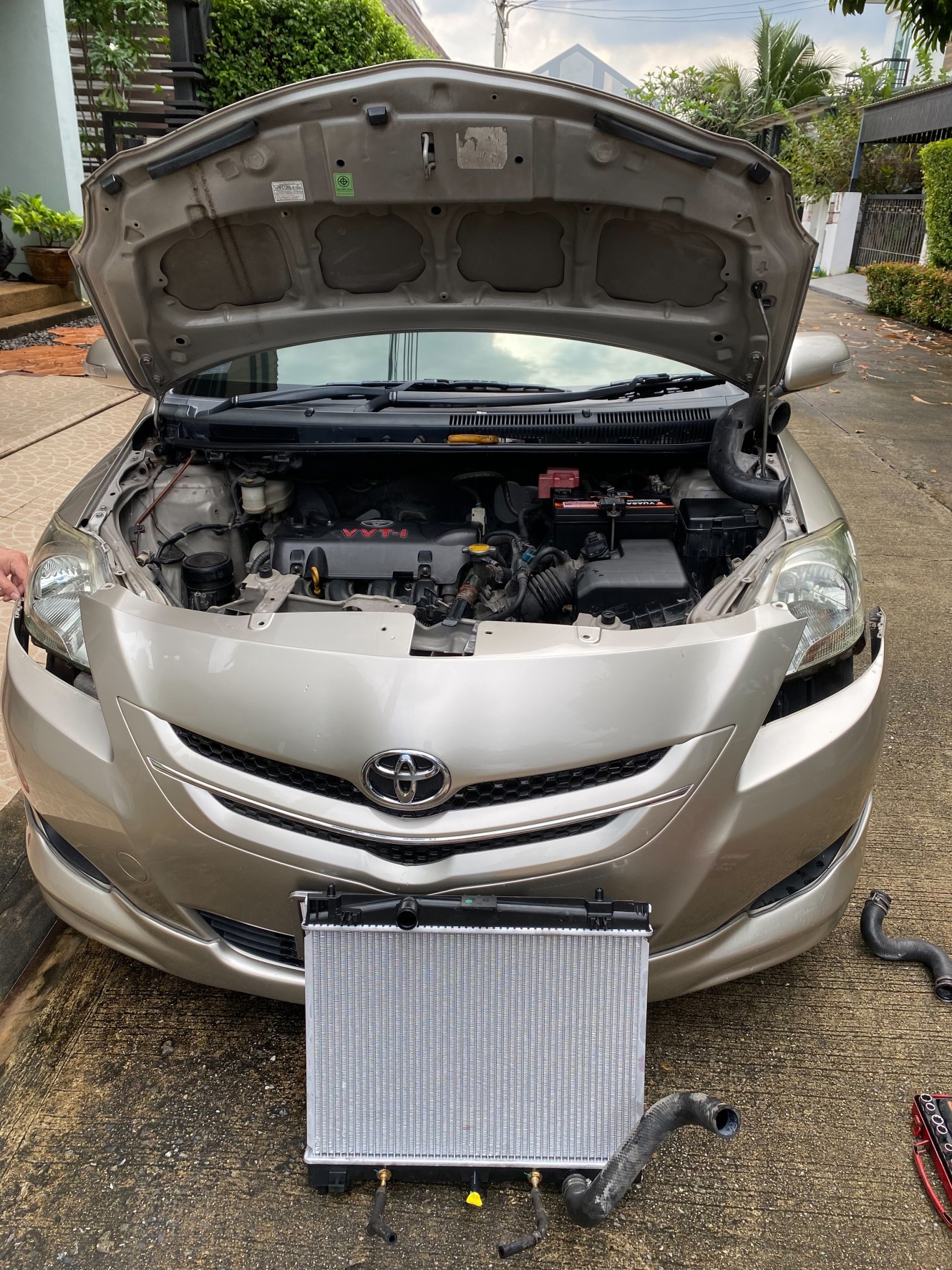 งานติดตั้งหม้อน้ำรถยนต์นอกสถานที่