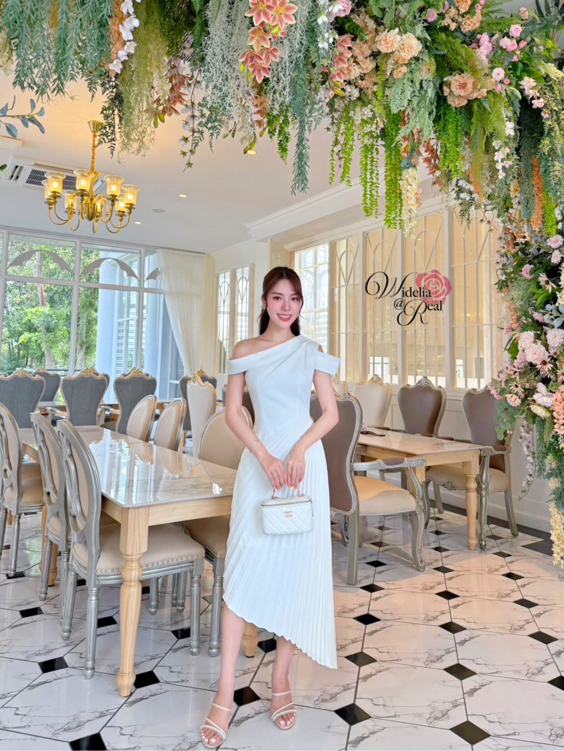 Korea Dress เดรสตัวยาว ปาดไหล่ กระโปรงปลายเฉียง