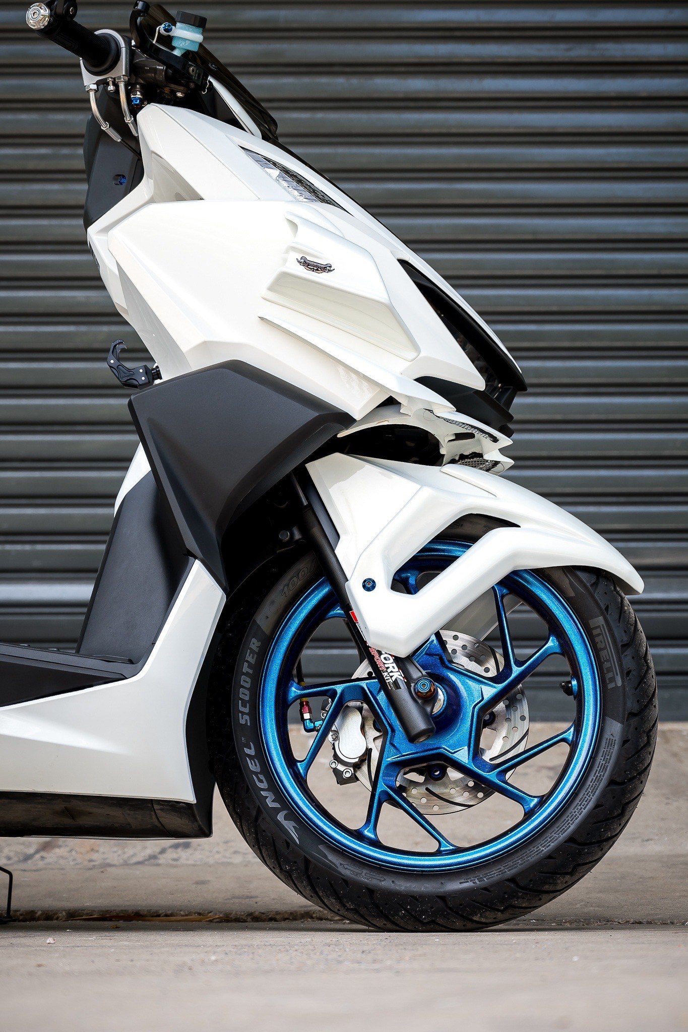 ครอบบังโคลนหน้า AsurA Click160 1990฿ (ขาว ,ดำด้าน,แดง)