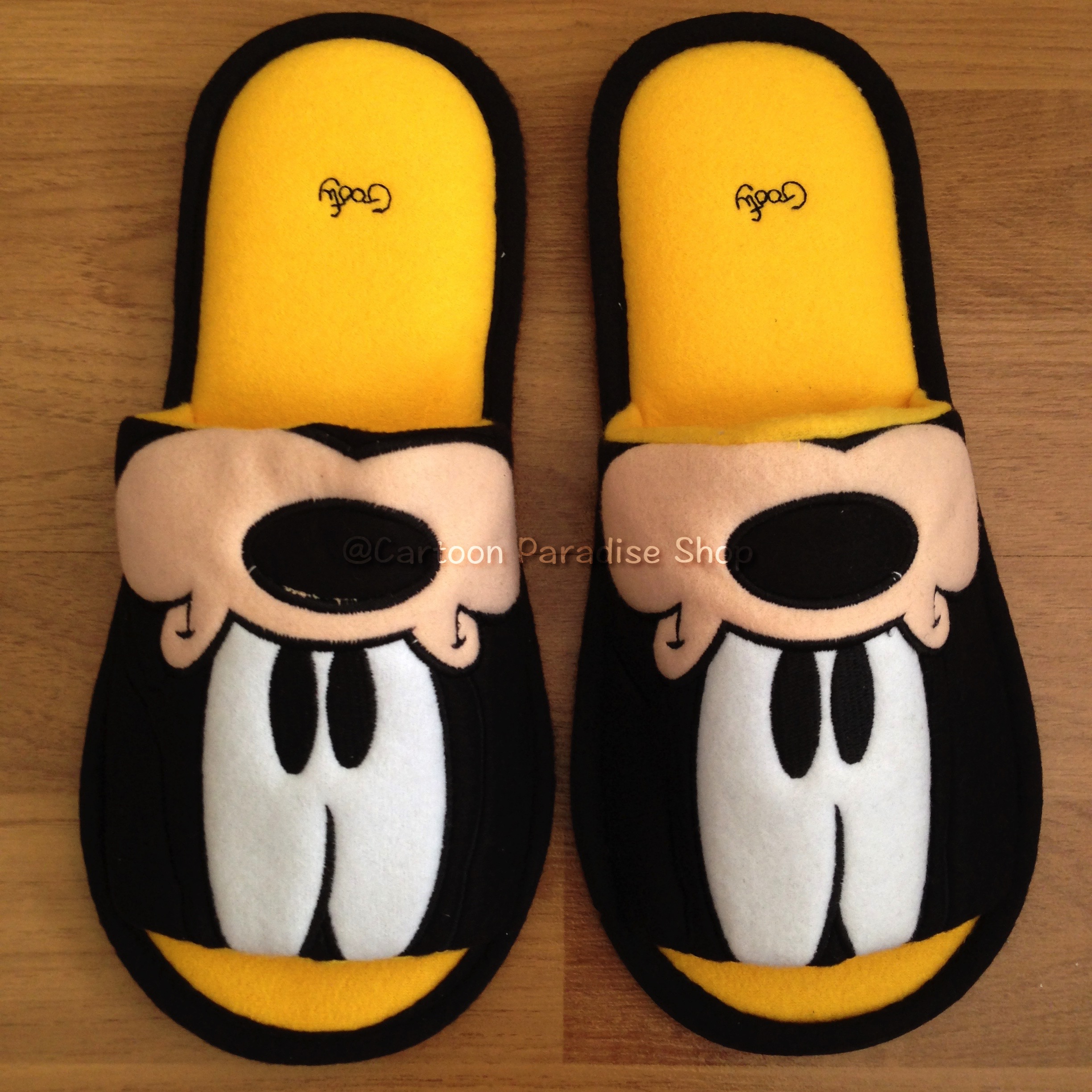 รองเท้าใส่ในบ้านกู๊ฟฟี่ Goofy Slippers ลิขสิทธิ์แท้ สำหรับผู้ใหญ่ ชายและหญิง