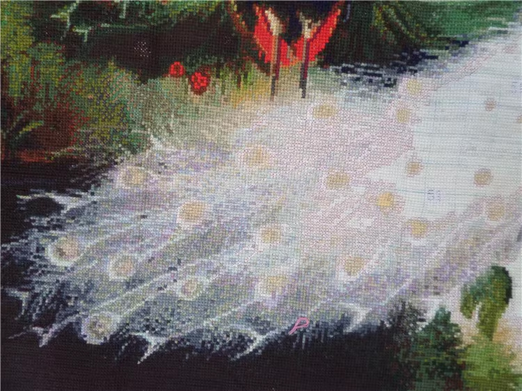 peacock-1033 *สินค้าหมด* ชุดปักครอสติช ลายนกยูงคู่รำแพน (ปักเต็มผืนผ้า ไม่มีเดินเส้น ผ้า11CTพิมพ์ลาย ปัก 3 เส้นเล็ก) ขนาด 90*70 ซม. ผ้าครอสติช 11CTพิมพ์ลายปักเต็มลายผ้า ไหมคอตตอน 50 สี ผังลาย เข็ม