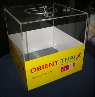 กล่องจับรางวัลอะครีลิค (รุ่นฝาบน-หยอดบน) ขนาด30x30x30cm.