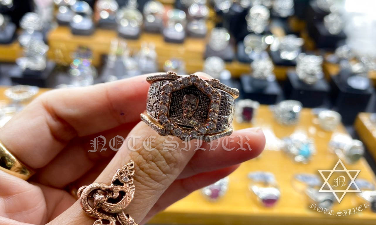 กรอบแหวนหลวงพ่อรวยเนื้อพิ้งค์โกลด์แท้ 18K หน้าทรง 6 เหลี่ยม ฝังเพชรแท้ล้อมหน้าและบ่าข้าง NSPG1510