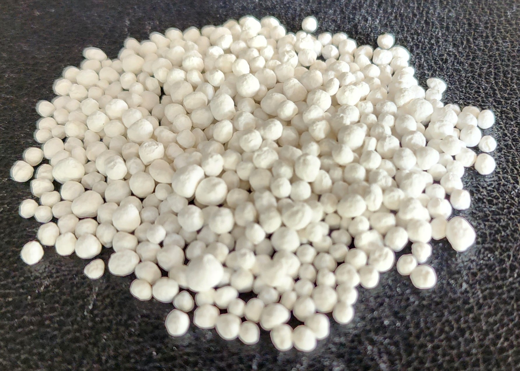 MgSO4.H2O Magnesium Sulphate monohydrate คีเซอร์ไรต์ แฟร์แม็ก แมกนีเซียมซัลเฟตเม็ด สำหรับใช้ทางดิน (ประกอบด้วยธาตุ Mg 15%) บรรจุ 25 กิโลกรัม