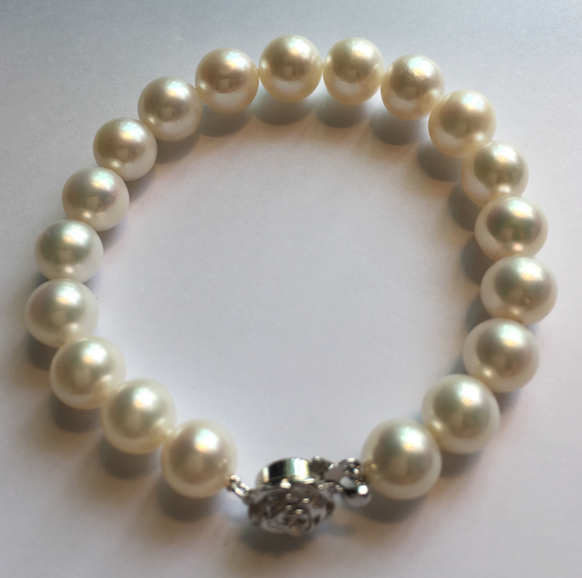 ชุดไข่มุกแท้ สร้อยคอ สร้อยข้อมือและต่างหู ขนาด 8-9.5 มิล AA