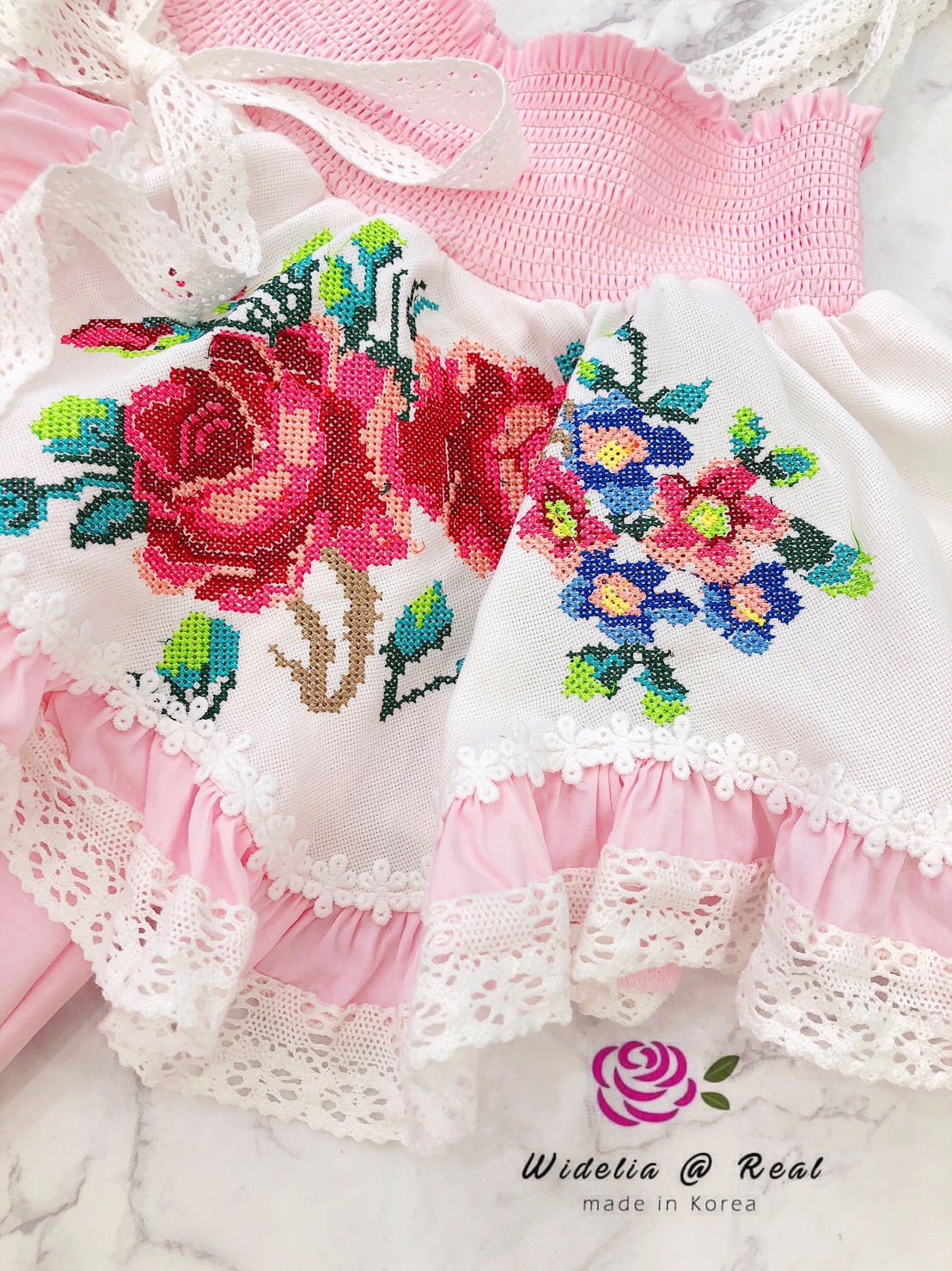 Vintage Dress เดรสปาดไหล่แสนสวย