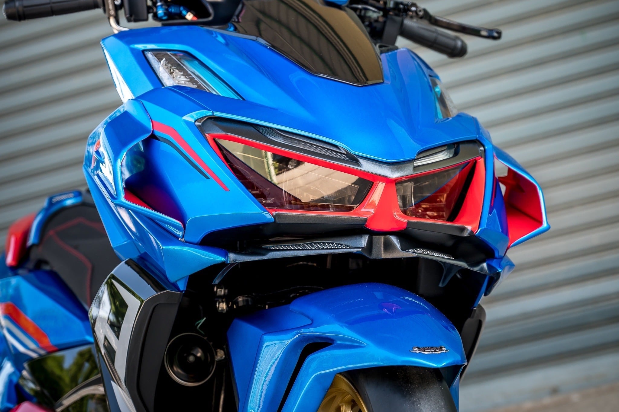 ฟิล์มไฟหน้า click 160 มีสีชา ฟ้า น้ำเงิน แดง เหลือง ใส ราคา120