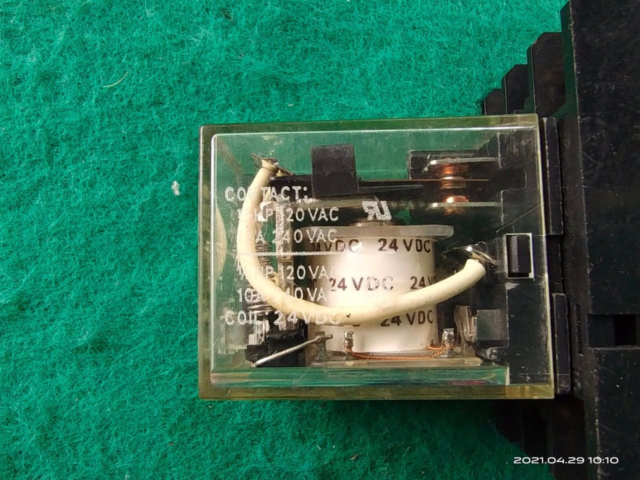 รีเลย์ Omron รุ่น LY2N 24VDC พร้อมซ็อกเก็ต