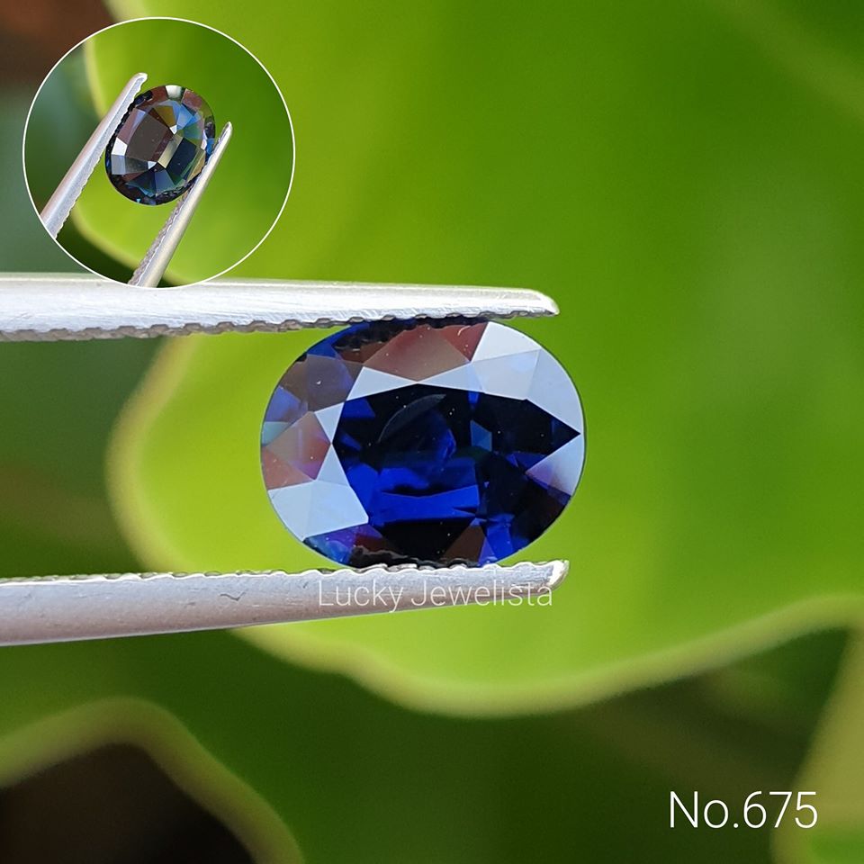พลอยไพลิน บางกะจะ Blue sapphire สีน้ำเงิน ทรงไข่ 1.69 กะรัต เผาเก่า