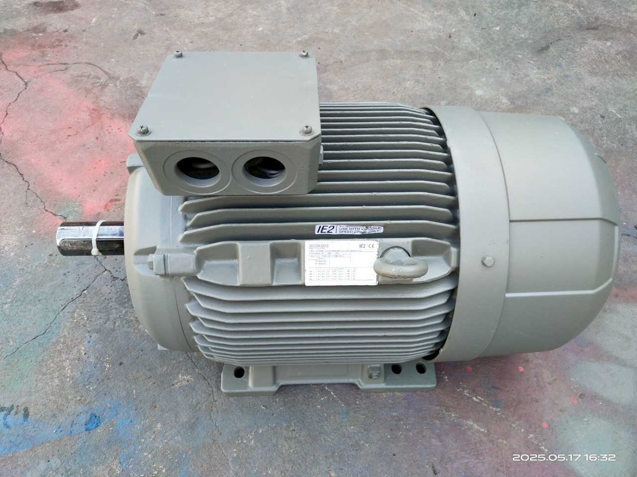 มอเตอร์ SIEMENS ขนาด 30 แรง ใช้ไฟสามเฟส 380V ความเร็วรอบ 1485 รอบต่อนาที เพลา 48 มม. ขดลวดเดิมๆ สภาพดี เก็บสี เปลี่ยนลูกปืนใหม่