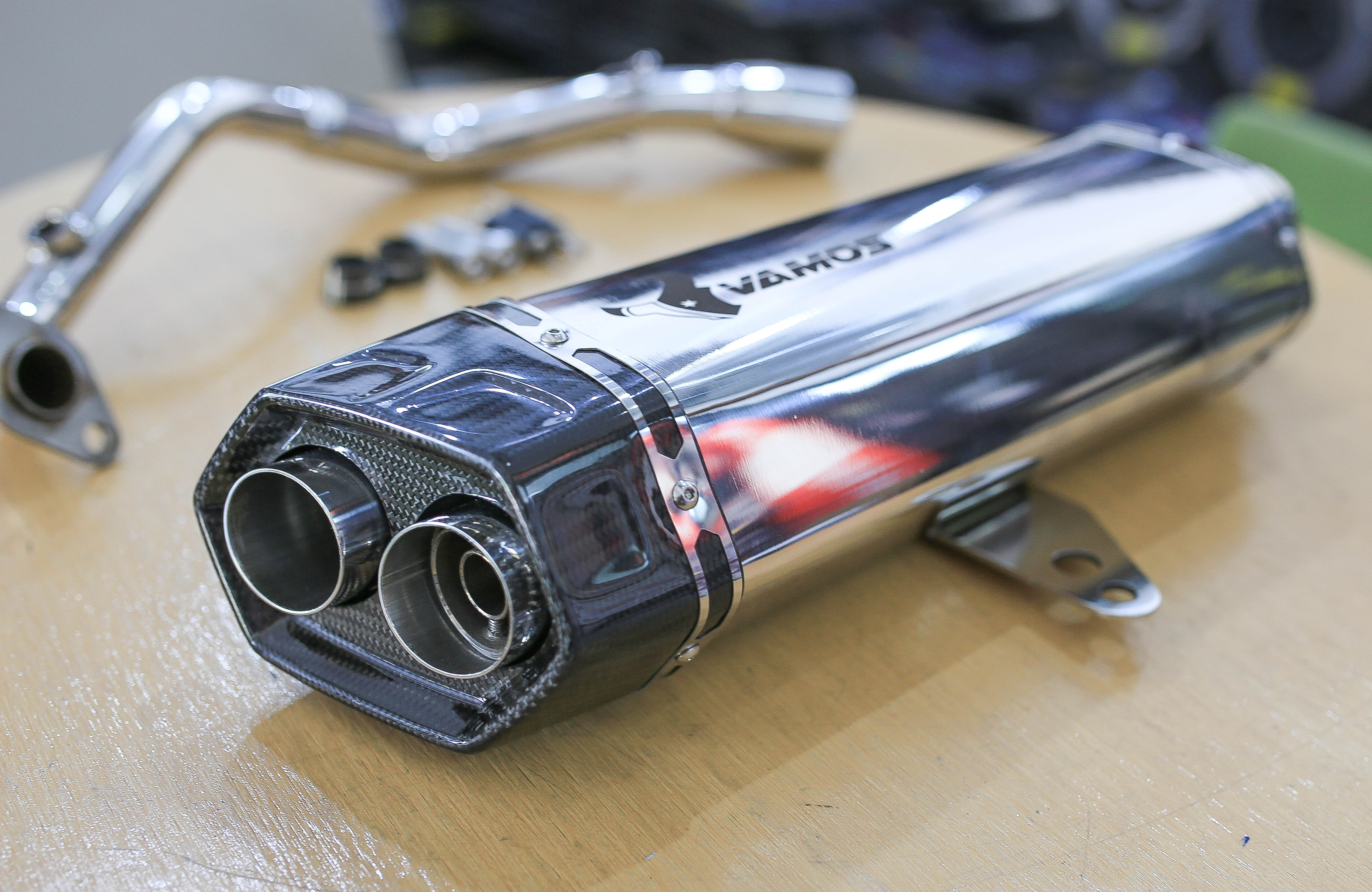 ท่อ Vamos Giorno+ ปลายคาบอนแท้ ตรงรุ่น ท่อมี มอก ปลายคาบอน 2 รู