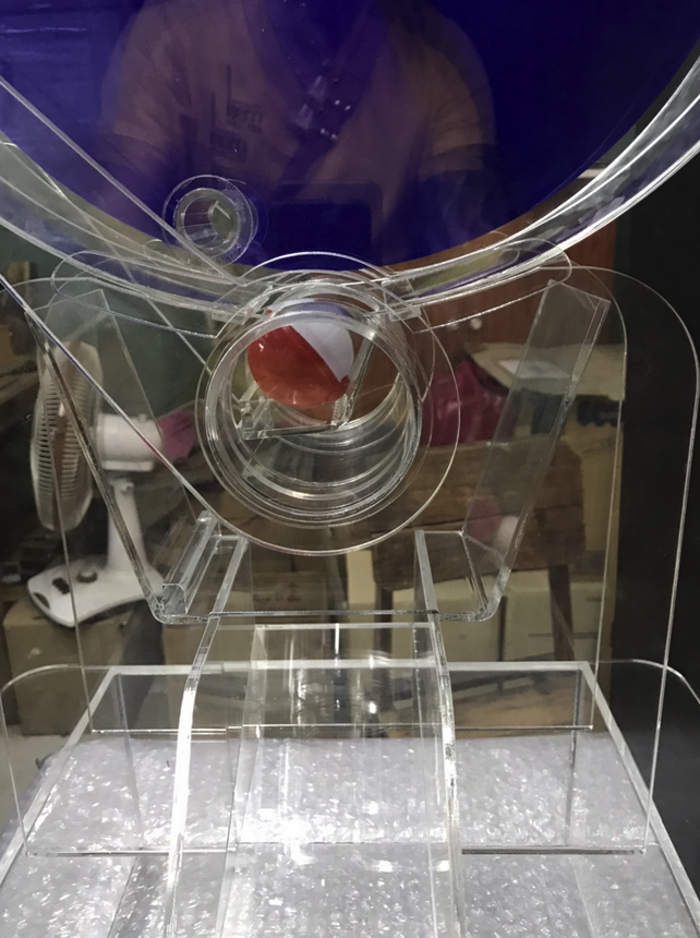 เครื่องออกรางวัลตู้อะครีลิค สำรับลูกบอลทรงกลม