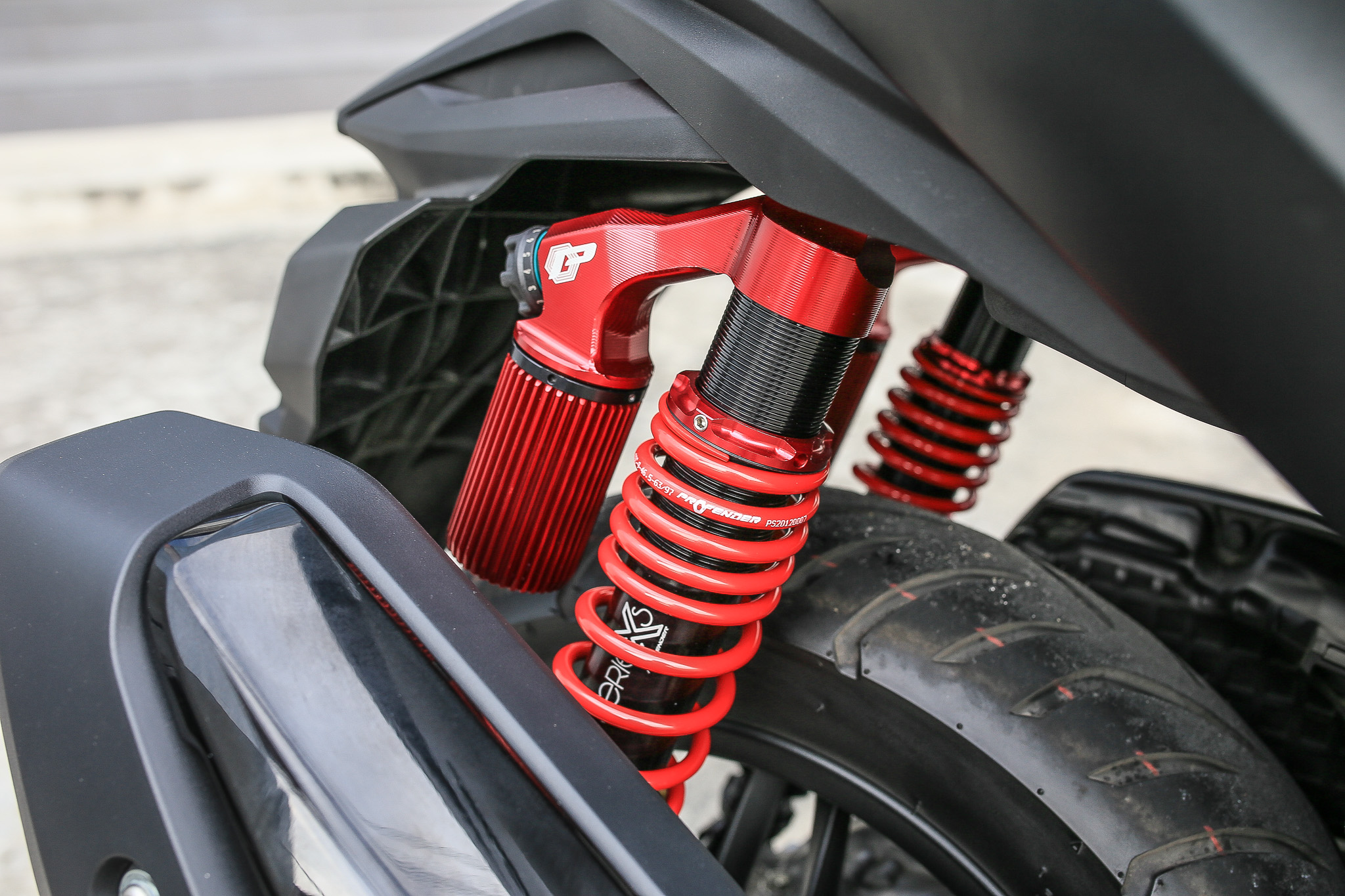 โช๊ค Profender Honda Forza300,350 ราคา11900