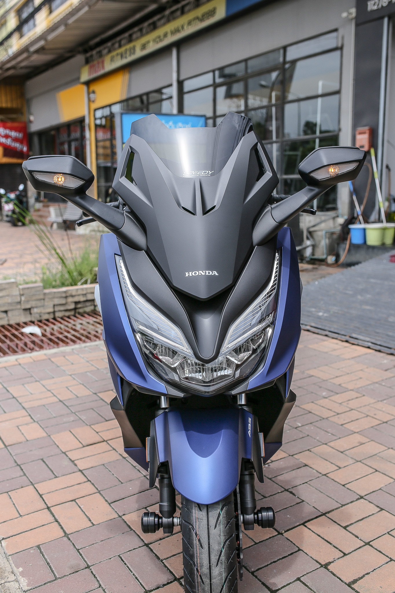 บังไมล์-ชิลล์หน้า SPEEDY FORZA350 ALL NEW