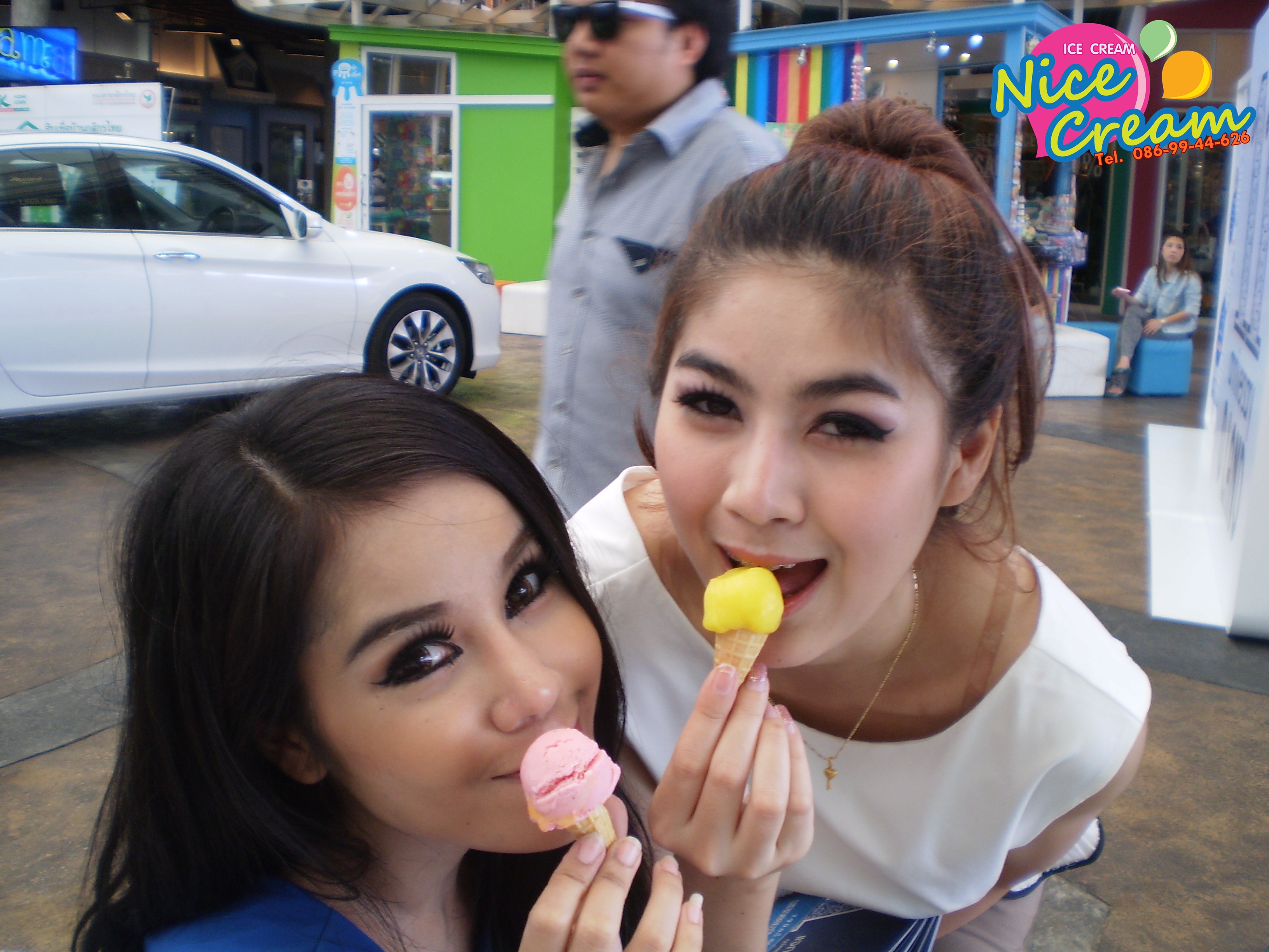 บูธไอศครีมโคนจิ๋ว @ Porto Chino