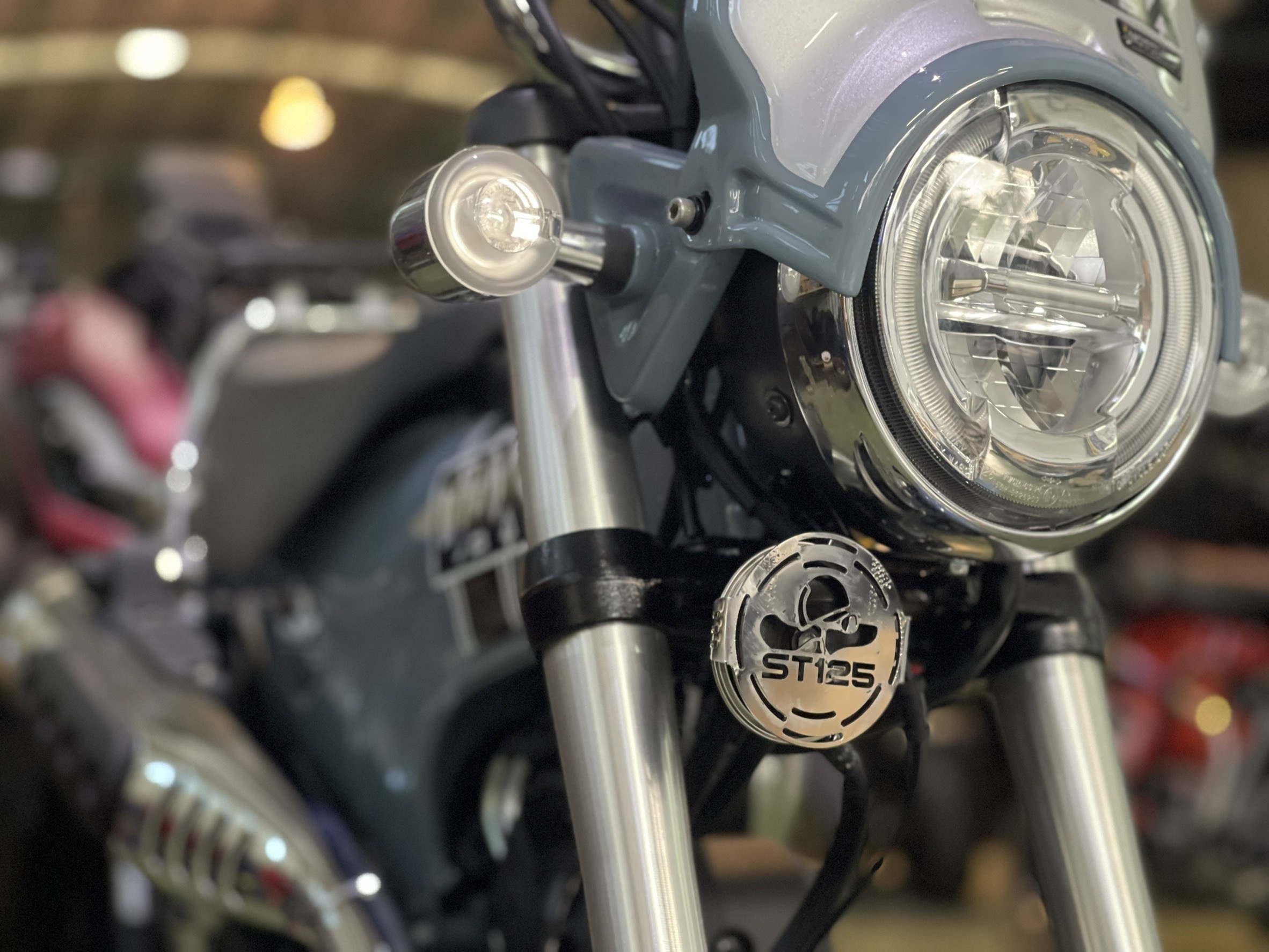 บังแตร MotolordD Dax125 ราคา690