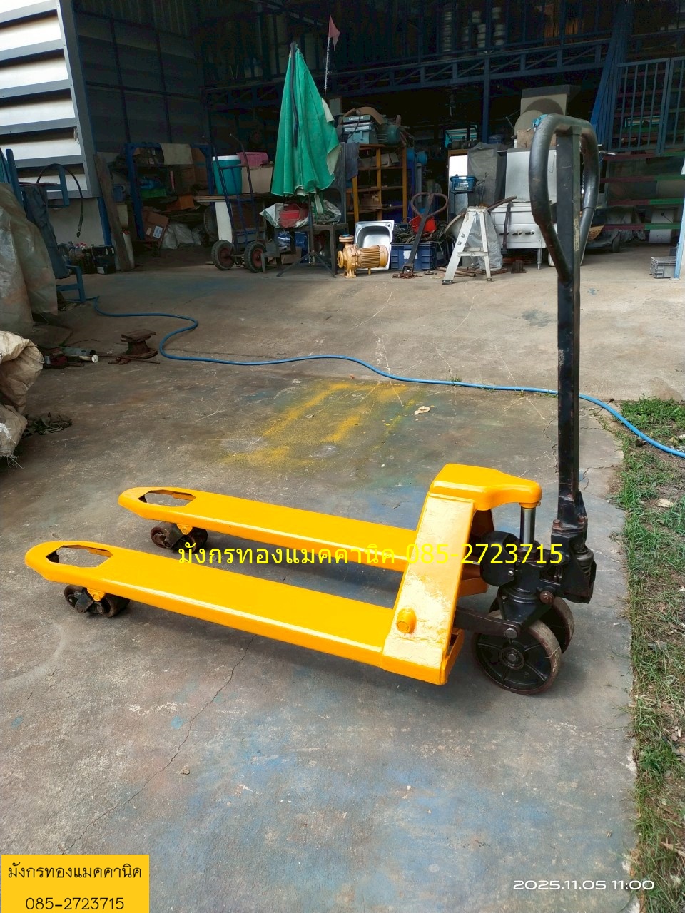 แฮนด์ลิฟท์ ขนาดกว้าง 54 ซม. ยาว 115 ซม. ล้อลื่นดี ยกสูงสุดได้ 18 ซม.