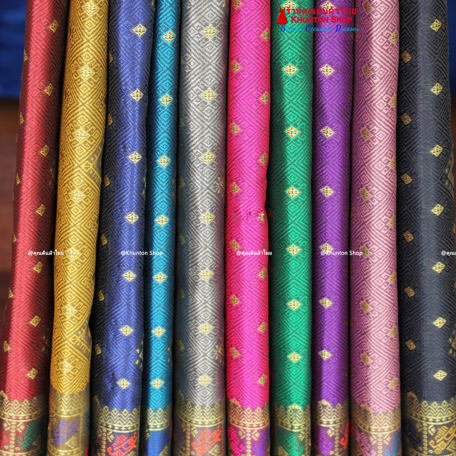 18B-22 ผ้าถุงสำเร็จ ผ้าซิ่นลาว เย็บสำเร็จแบบป้ายติดตะขอ ผ้าทอยกขิดลาวทอลายทั้งผืน เนื้อไหมสังเคราะห์