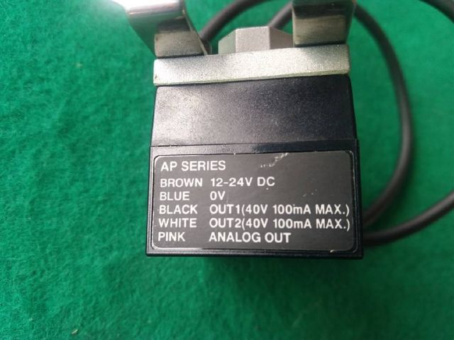 สวิตซ์แรงดัน เซ็นเซอร์แรงดันลม Keyence Pressure Sensor AP-31A ใช้ไฟ 12-24VDC