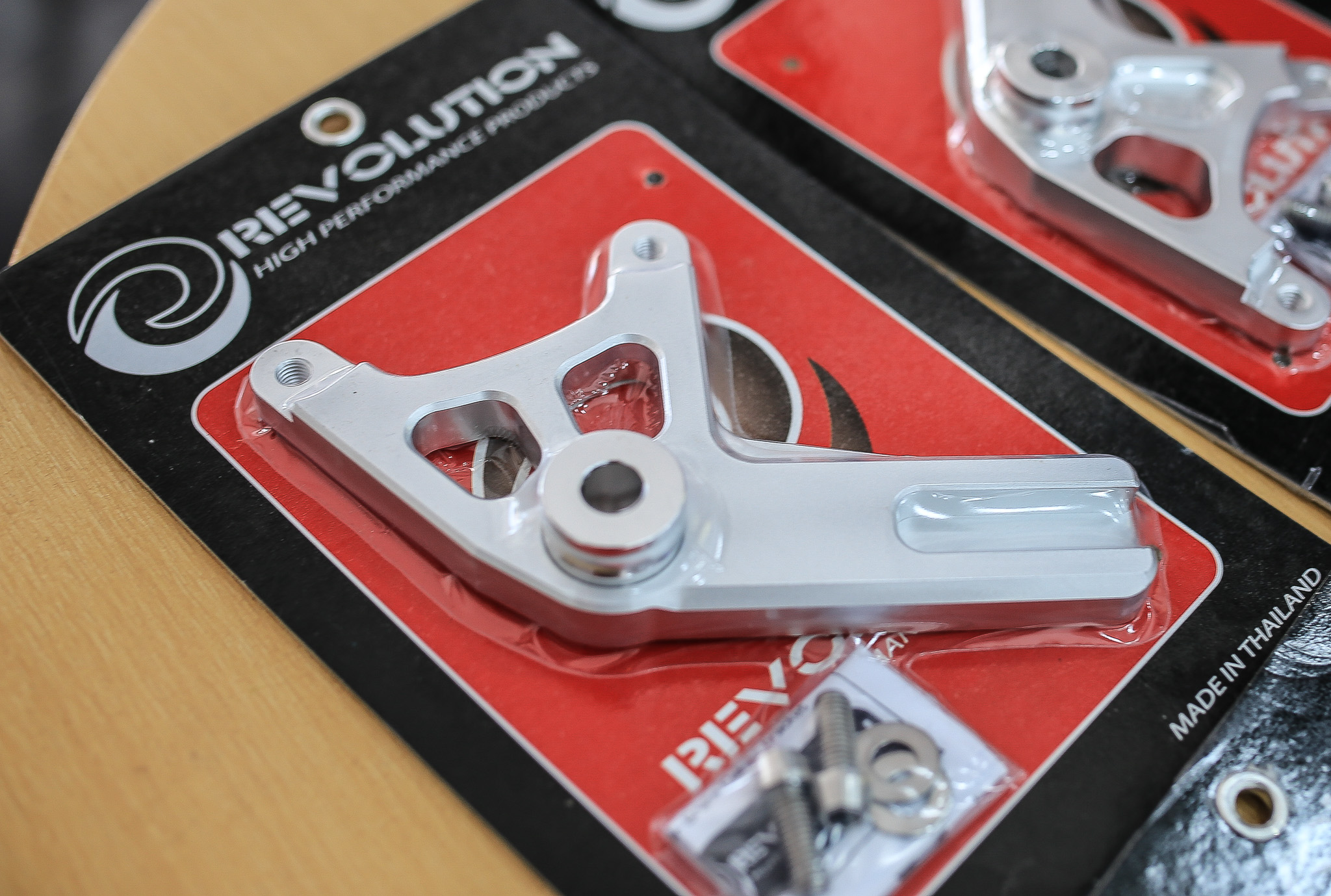 ขายึดปั้มหลัง จับบน-จับล่าง HONDA MONKEY 125 REVOLUTION สีเงิน-สีดำ ราคา1550