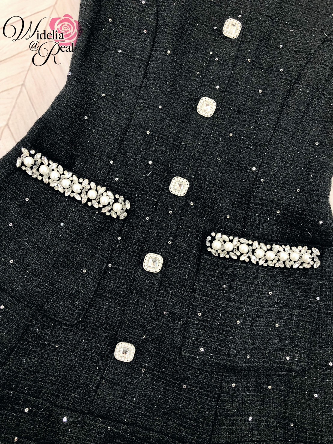 Korea Dress เดรสแขนกุด คอเย็บไข่มุกและเย็บเพชร (ดำ)