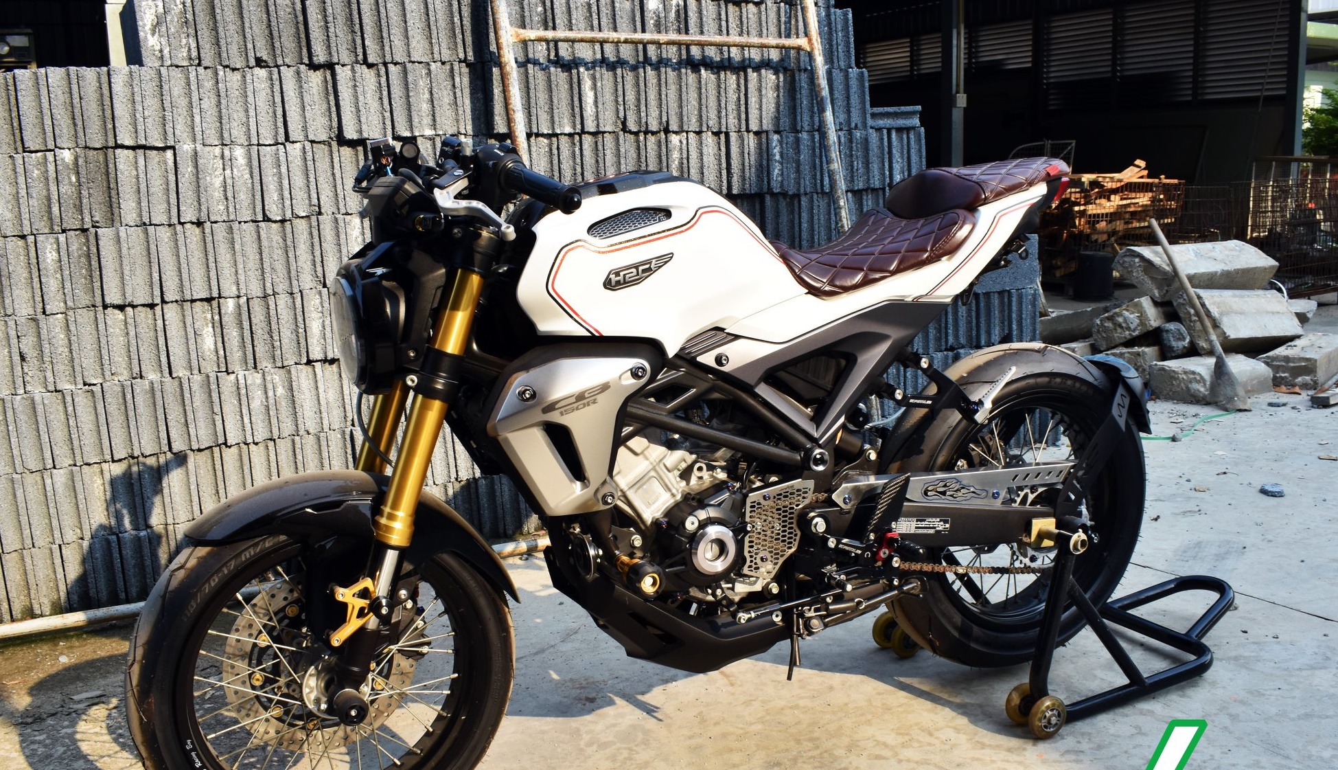 แผ่นบังสเตอร์หน้า งานสแตนเลส laser Honda CB150R SVENSPEED Stainless Sprocket cover for Honda CB150R ราคา450