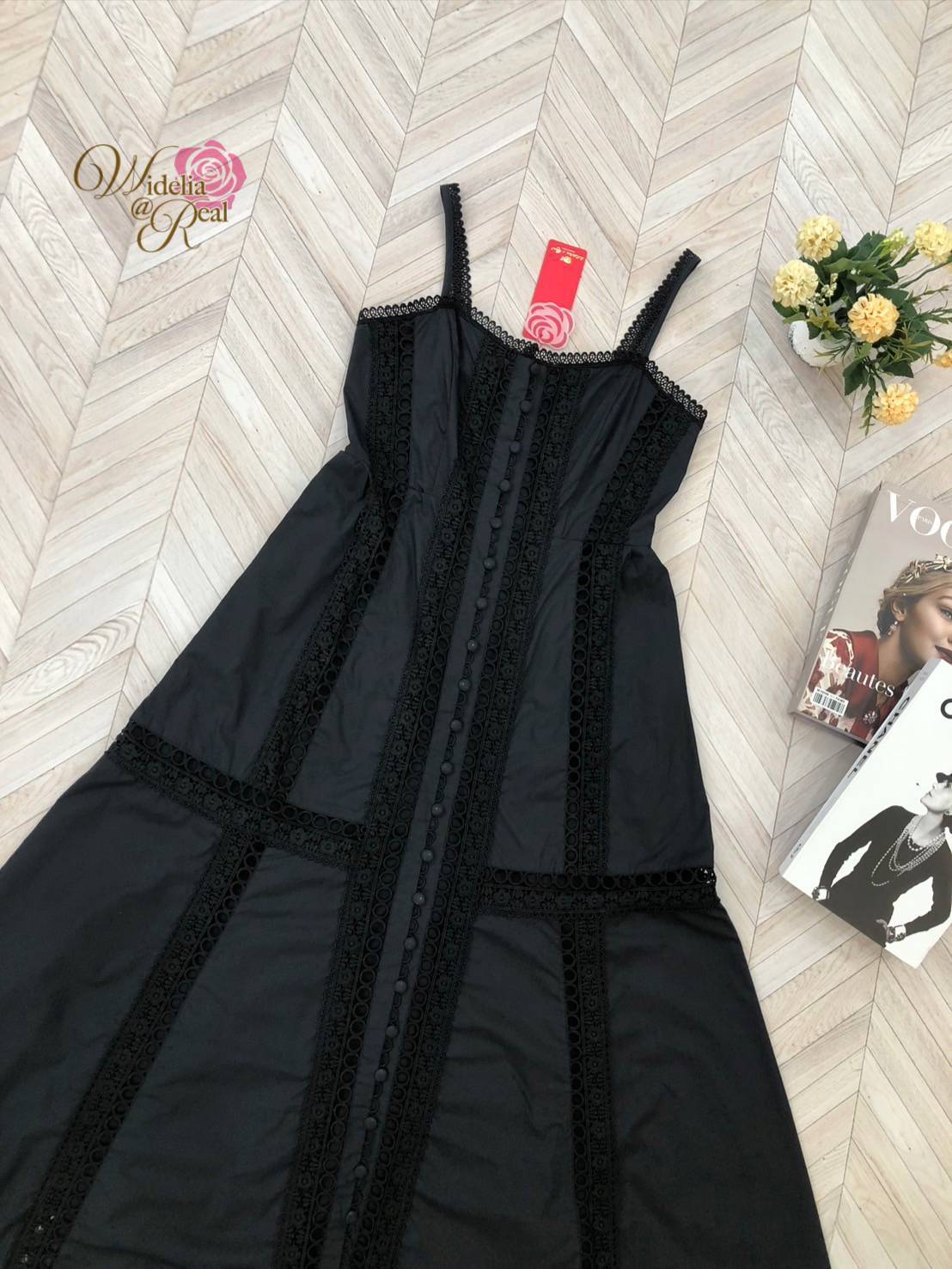 Dress สายเดี่ยวตัวยาว ท่อนบนปักฉลุทั้งตัวเพิ่มความเซ็กซี่