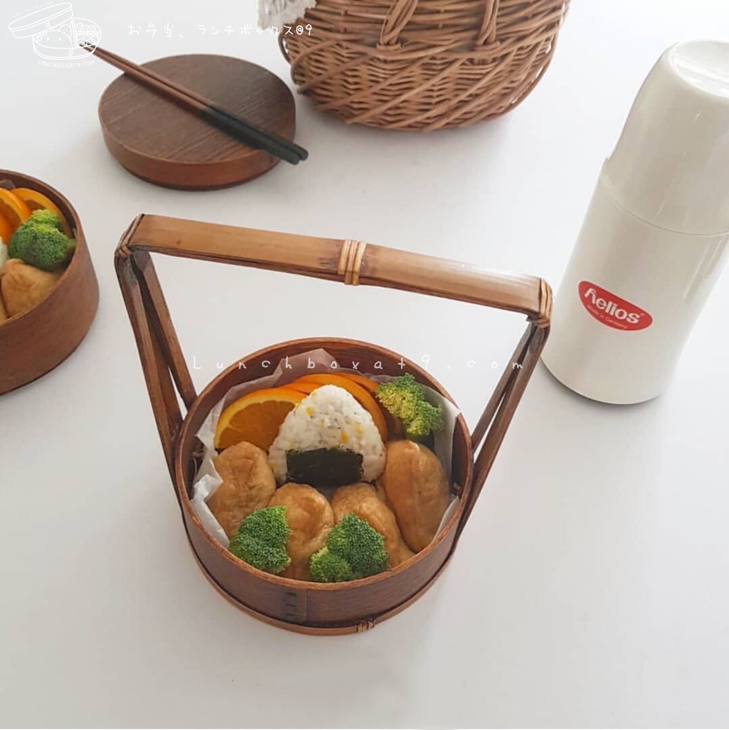 Round 2 stages Lacquered hand baskets bento box กล่องข้าวปิ่นโตญี่ปุ่นทรงกลมแบบมีมือจับ สีไม้เข้ม