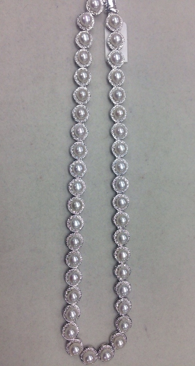 สร้อยคอไข่มุกแท้ แบบขึ้นตัวเรือน ลายดอกไม้กลม