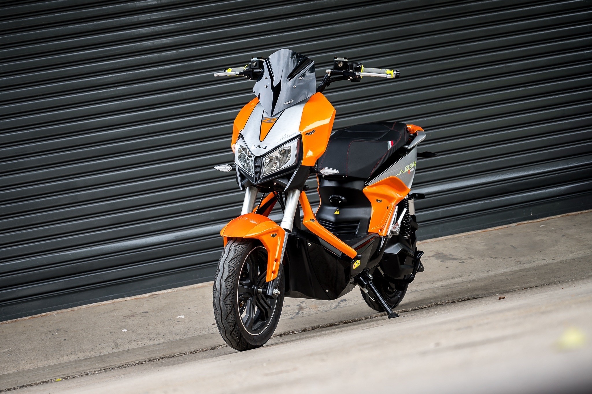 ชุดแต่งมอเตอร์ไซด์ไฟฟ้าAJ Z3 1.ชิวหน้า Windshield Z3 890฿ 2.ครอบ อกซ้าย/ขวา Front cover side fairing Z3 1700฿ 3.ครอบเฟรม Chassis cowl Z3 1350฿ 4.ครอบบังโคลนหน้า Front fender cover Z3 1400 5.ครอบแฟริ่งข้าง Under cover side fairing Z3 1400฿ 6.ครอบมือจับท้าย