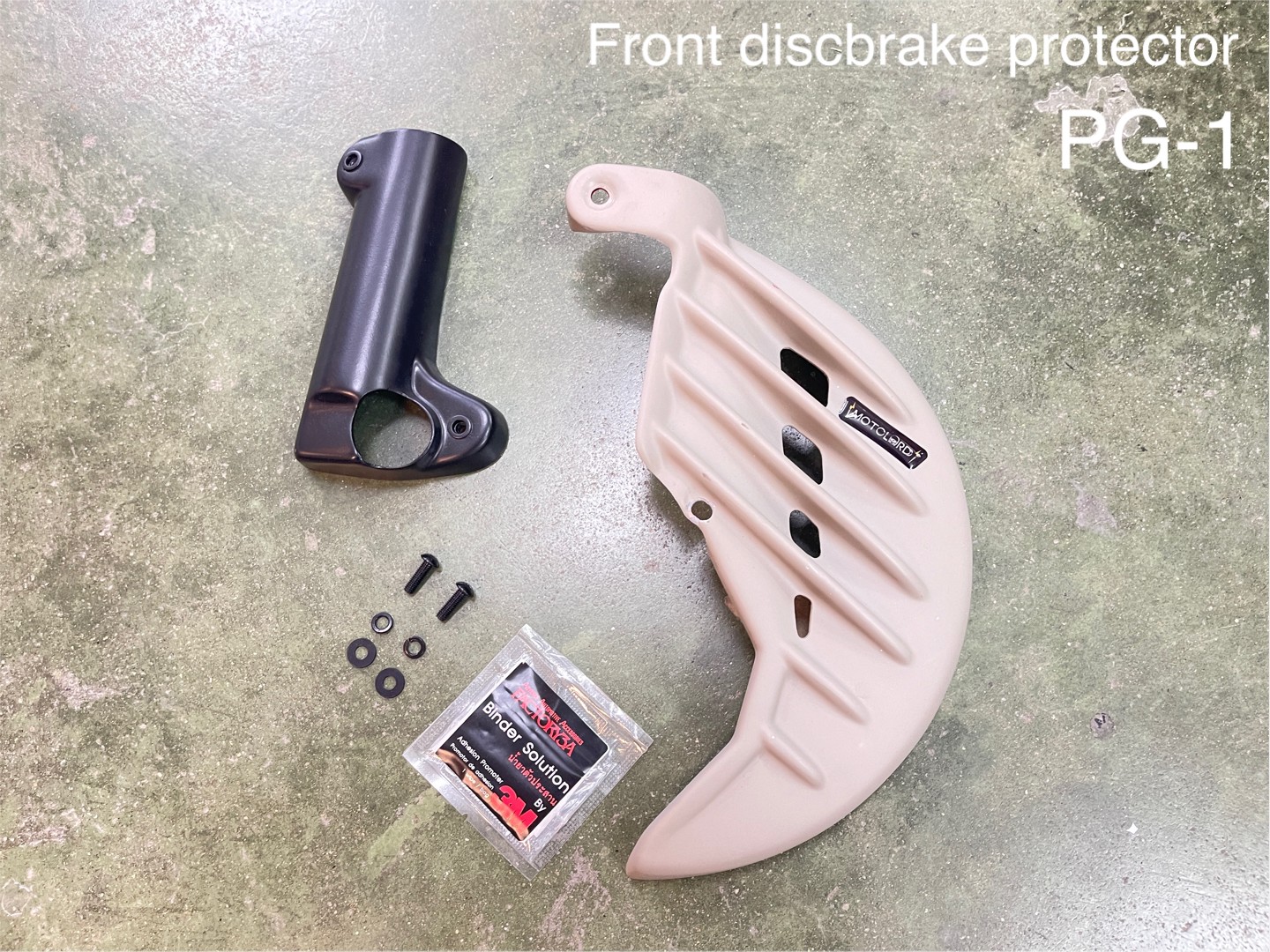 PG-1 1.) ครอบไฟหน้า Headlight cover. 1,590฿ 2.) ครอบไฟเบรค Rear brake light cover. 1,290฿ 3.) ชิวหน้า V1 Headbrand Windshield V1 1,590฿ 4.) กาบ อกบังหัวฉีด Side fairing cover. 1990฿ 5.) กันลาย V1 Mid frame protector. 1990฿ 6.) ชุดบังโคลนหน้าScrambler Full