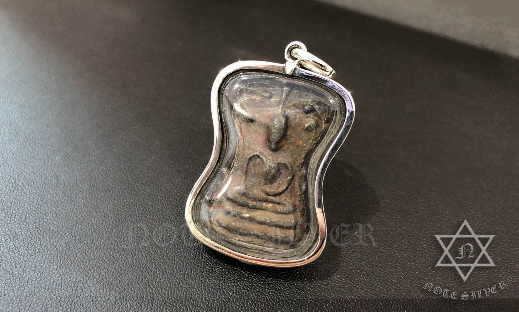 เลี่ยมกรอบพระแบบแกะแว็ก เงินแท้ Sterling Silver 925 NSSV2634