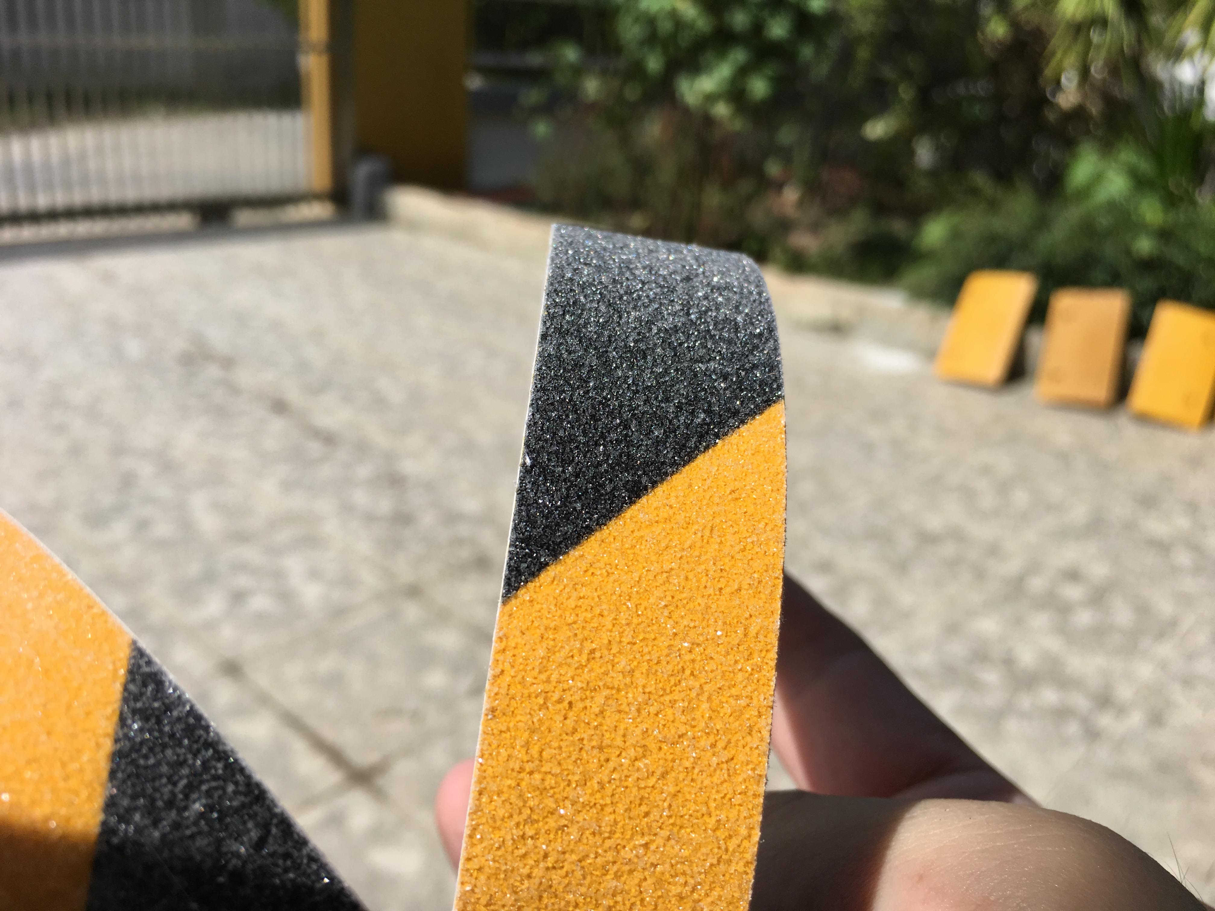 เทปกันลื่น สีเหลือง-ดำ กว้าง 1 นิ้ว x ยาว 5 เมตร - Yellow Black Non Slip Tape 1"x5m