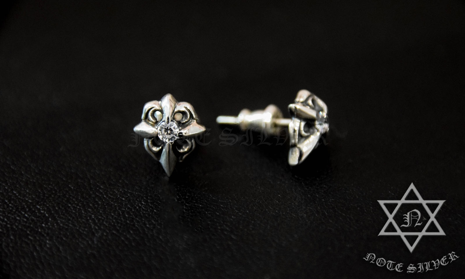 ต่างหูเงินแท้ ลายกางเขนฝังเพชรเม็ดเดี่ยว Sterling Silver 925 NSER1885