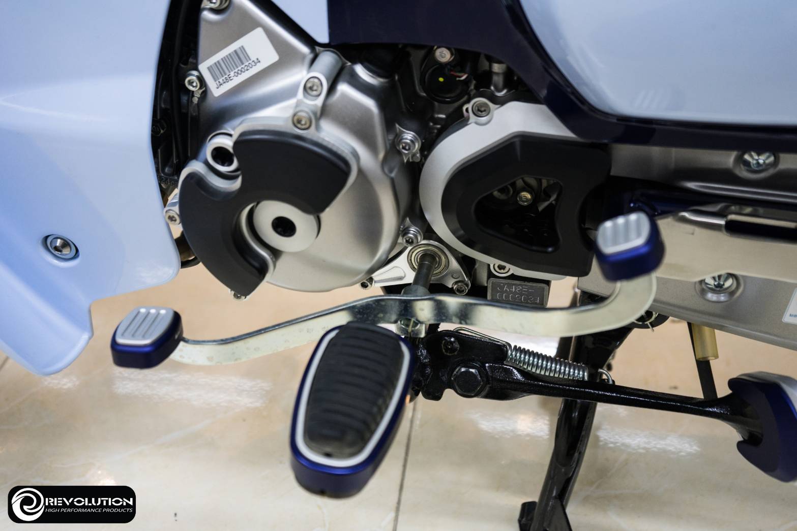 ตัวประคองแกนเกียร์ REVOLUTION HONDA C125