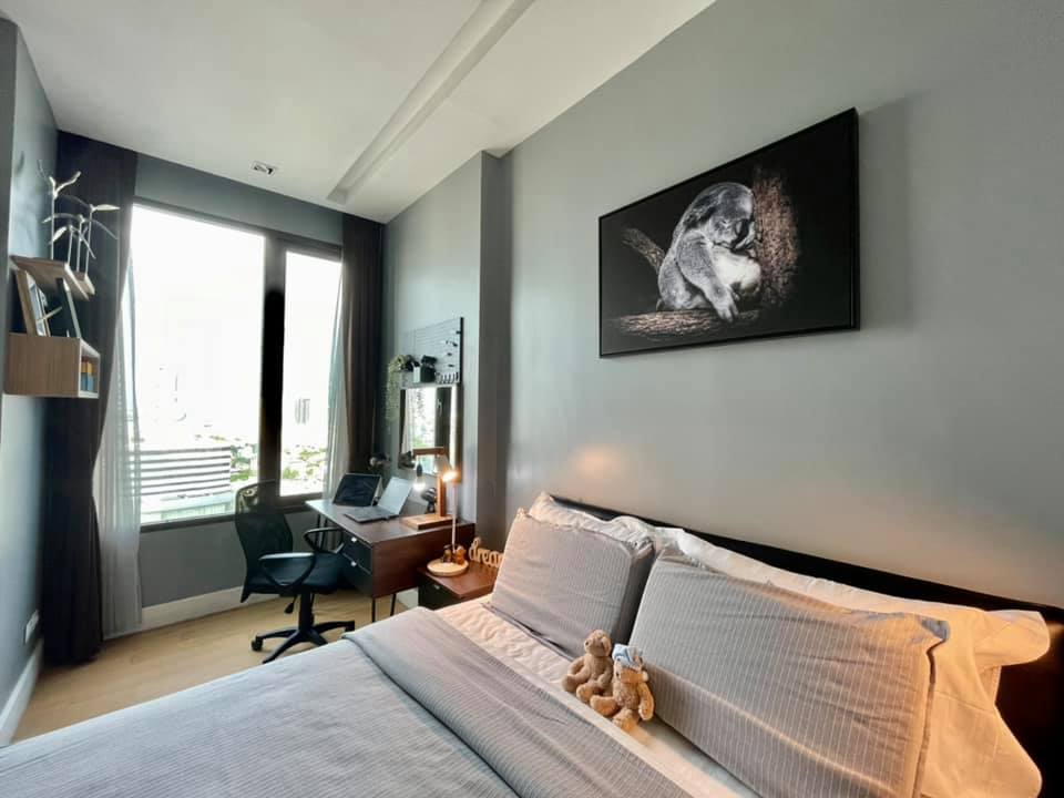 อีควิน็อคซ์ พหล-วิภา - Equinox Phahol-Vipha