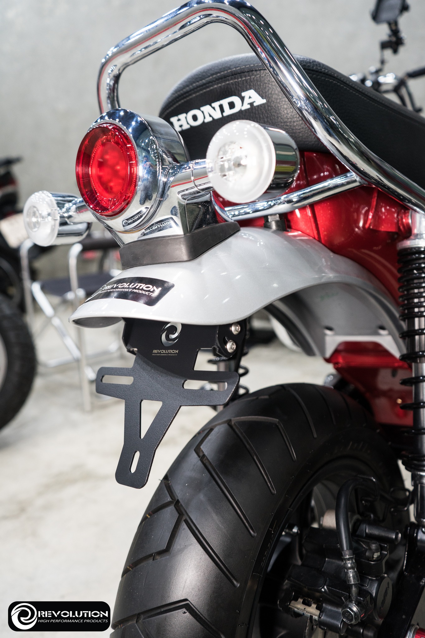 ขายึดป้ายทะเบียน (Tison) (ใต้เบาะบังโคลนหลัง) REVOLUTION ST-125DAX