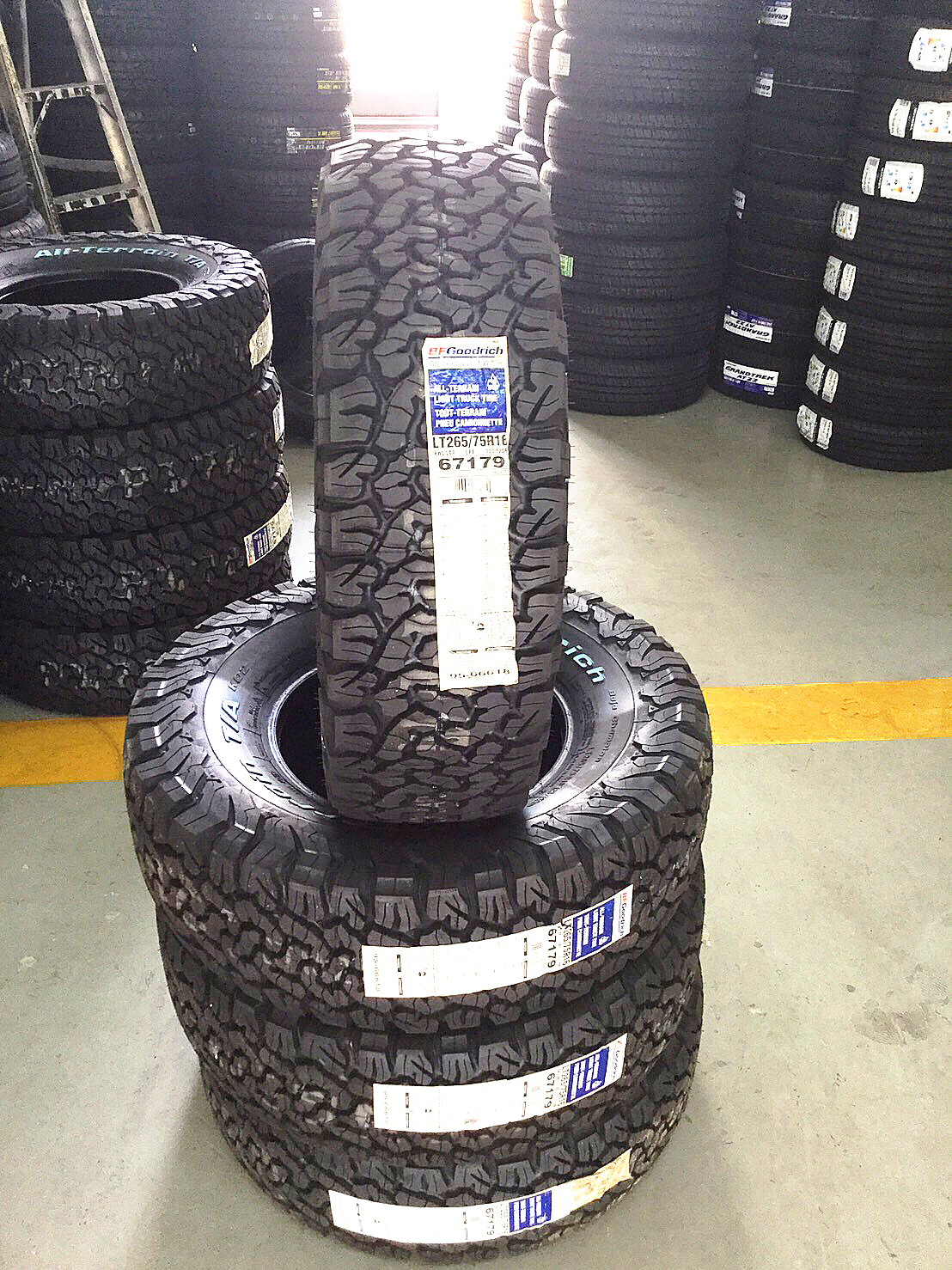 BF GOODRICH T/A KO2 285/70R17 ราคาเพียง 8,500 บาท