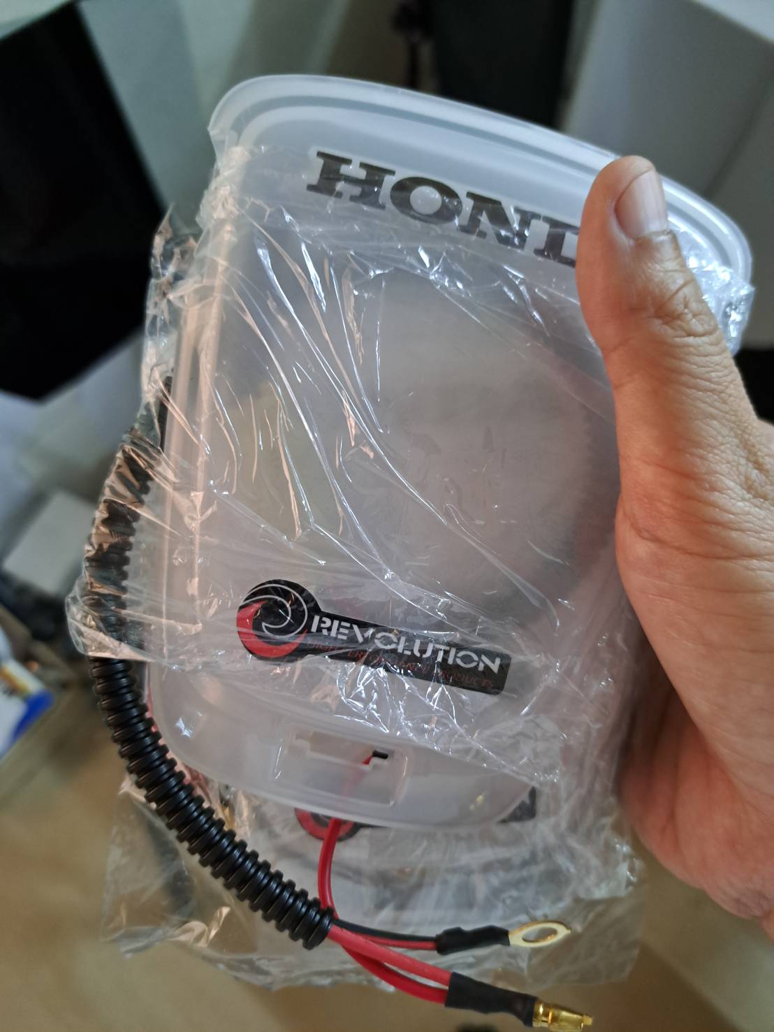 ครอบโลโก้มีไฟ LED REVOLUTION GIORNO125