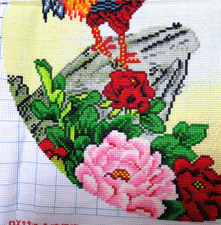 kai-1100 *สินค้าหมด* ชุดปักครอสติช ลายไก่คู่โบตั๋น (ปักเต็มผืนผ้า ไม่มีเดินเส้น ผ้า11CTพิมพ์ลาย ปักครั้งละ 3 เส้นเล็ก) ขนาด 50*50 ซม.ผ้าครอสติช 11CT พิมพ์ลายปักบนผ้า ไหมคอตตอน 35 สี ผังลาย เข็ม