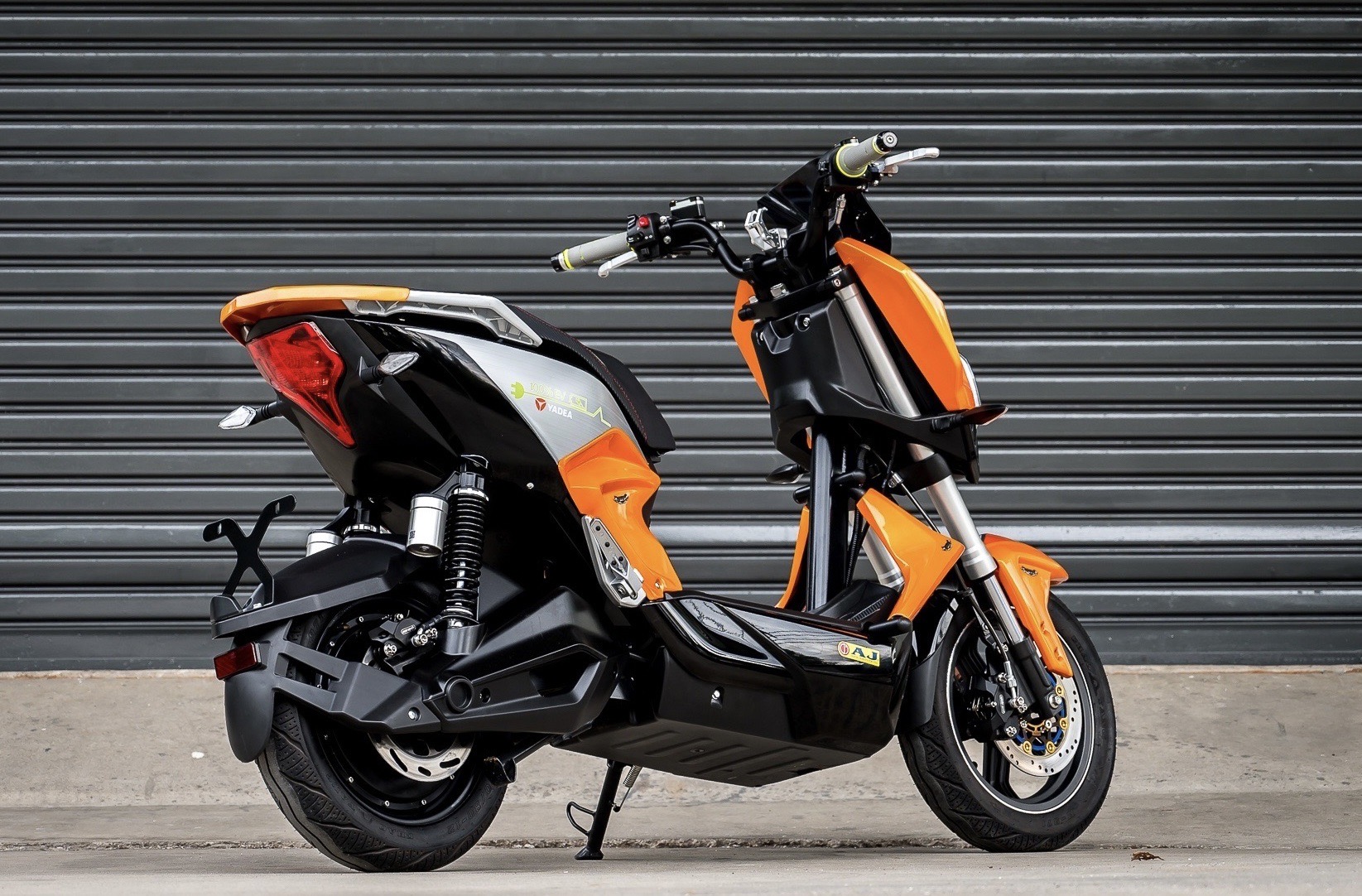 ชุดแต่งมอเตอร์ไซด์ไฟฟ้าAJ Z3 1.ชิวหน้า Windshield Z3 890฿ 2.ครอบ อกซ้าย/ขวา Front cover side fairing Z3 1700฿ 3.ครอบเฟรม Chassis cowl Z3 1350฿ 4.ครอบบังโคลนหน้า Front fender cover Z3 1400 5.ครอบแฟริ่งข้าง Under cover side fairing Z3 1400฿ 6.ครอบมือจับท้าย