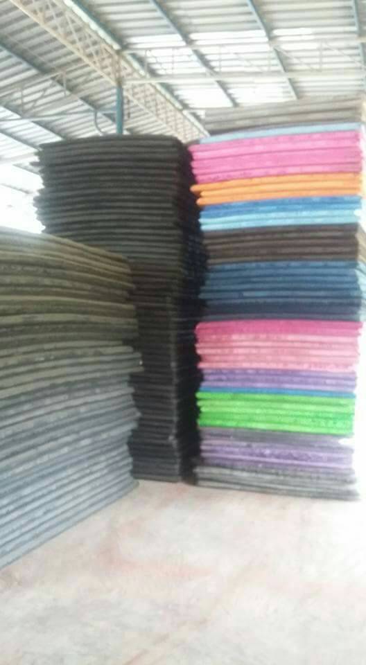 แผ่นยางกันกระแทกสีดำ หนา 60 mm. ขนาด 130x240 cm.