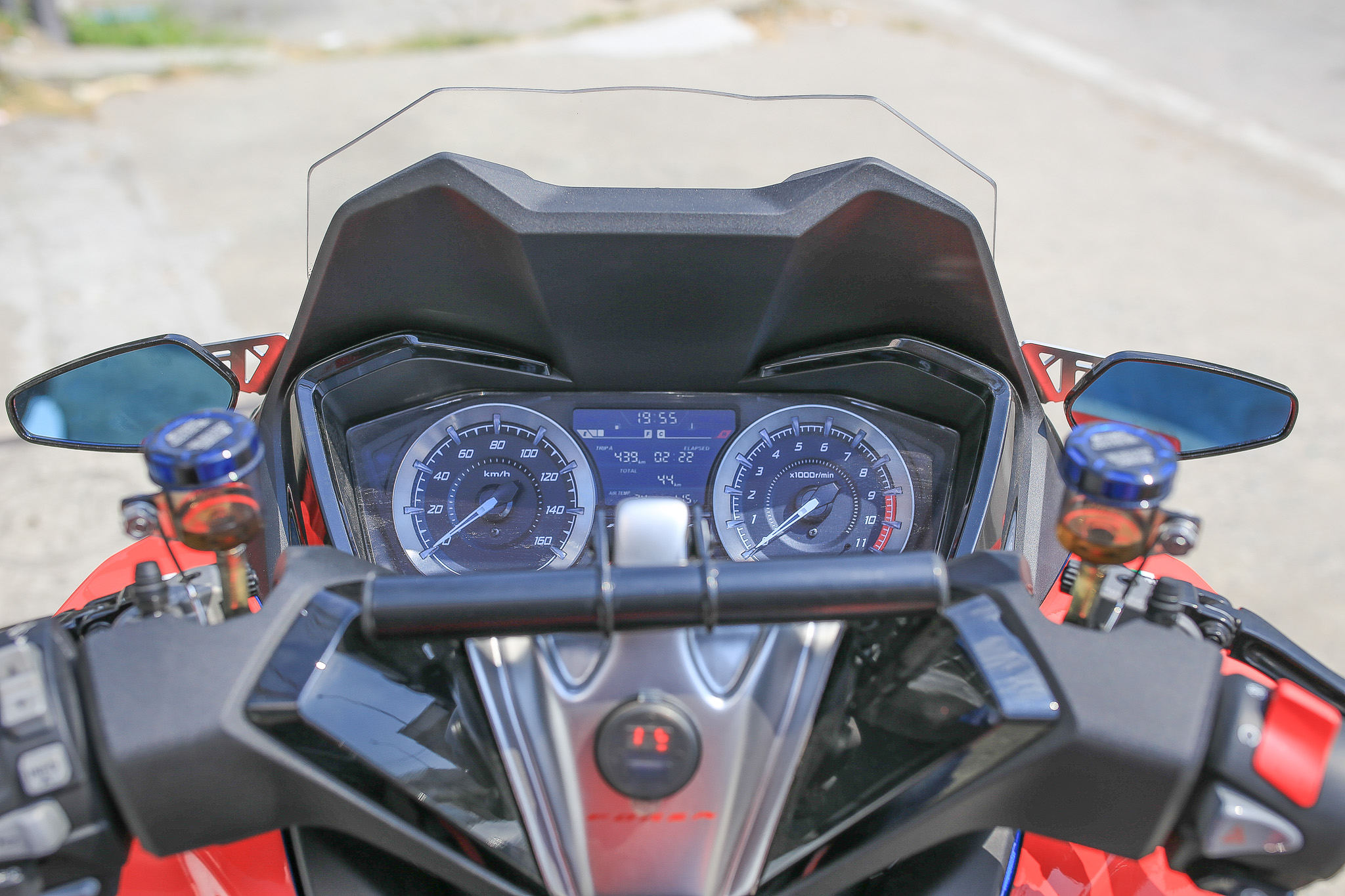 กระจกยึดข้างชิวหน้าพร้อมขายึดสแตนเลส Revolution