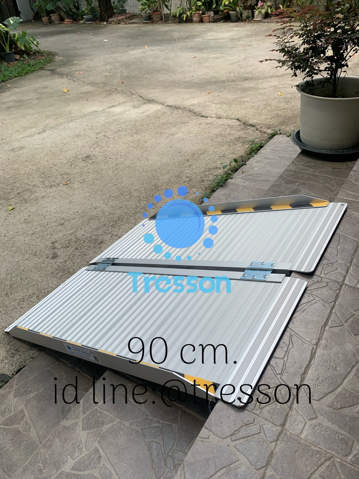 ทางลาดรถเข็นอลูมิเนียม ยาว 90 ซม. กว้าง 73ซม.ขอบกันตก 5ซม.พกพา พับได้ ใช้ได้ถึงความสูงสุด 25 cm**มีของพร้อมส่ง - Aluminium Ramp 3f 90x76x5 cm 8kg