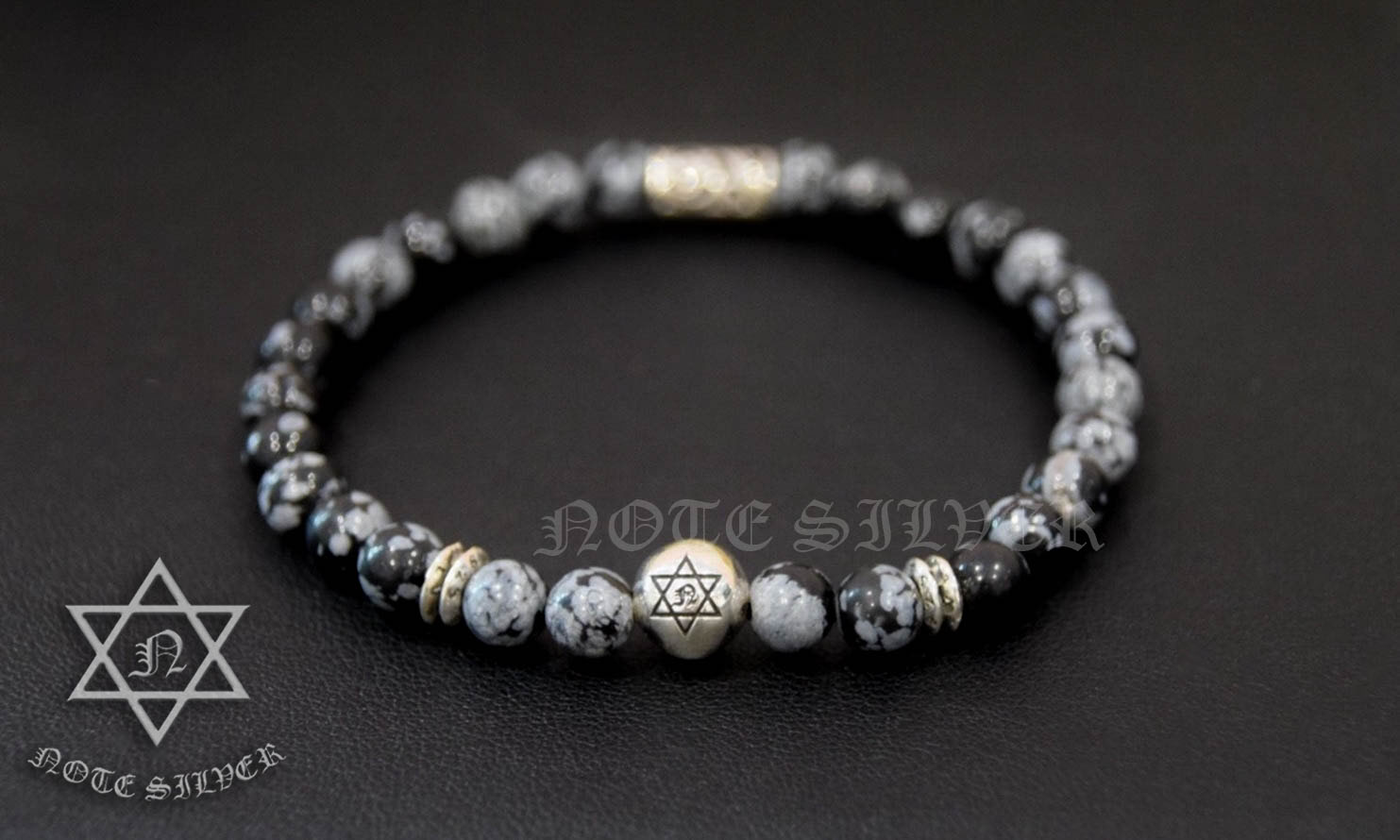 สร้อยข้อมือหินสโนว์เฟล็ก แต่งด้วยเม็ดบีทดาวหกแฉก และลายกราฟฟิก Snowflake & Sterling Silver 925 NSSV2031