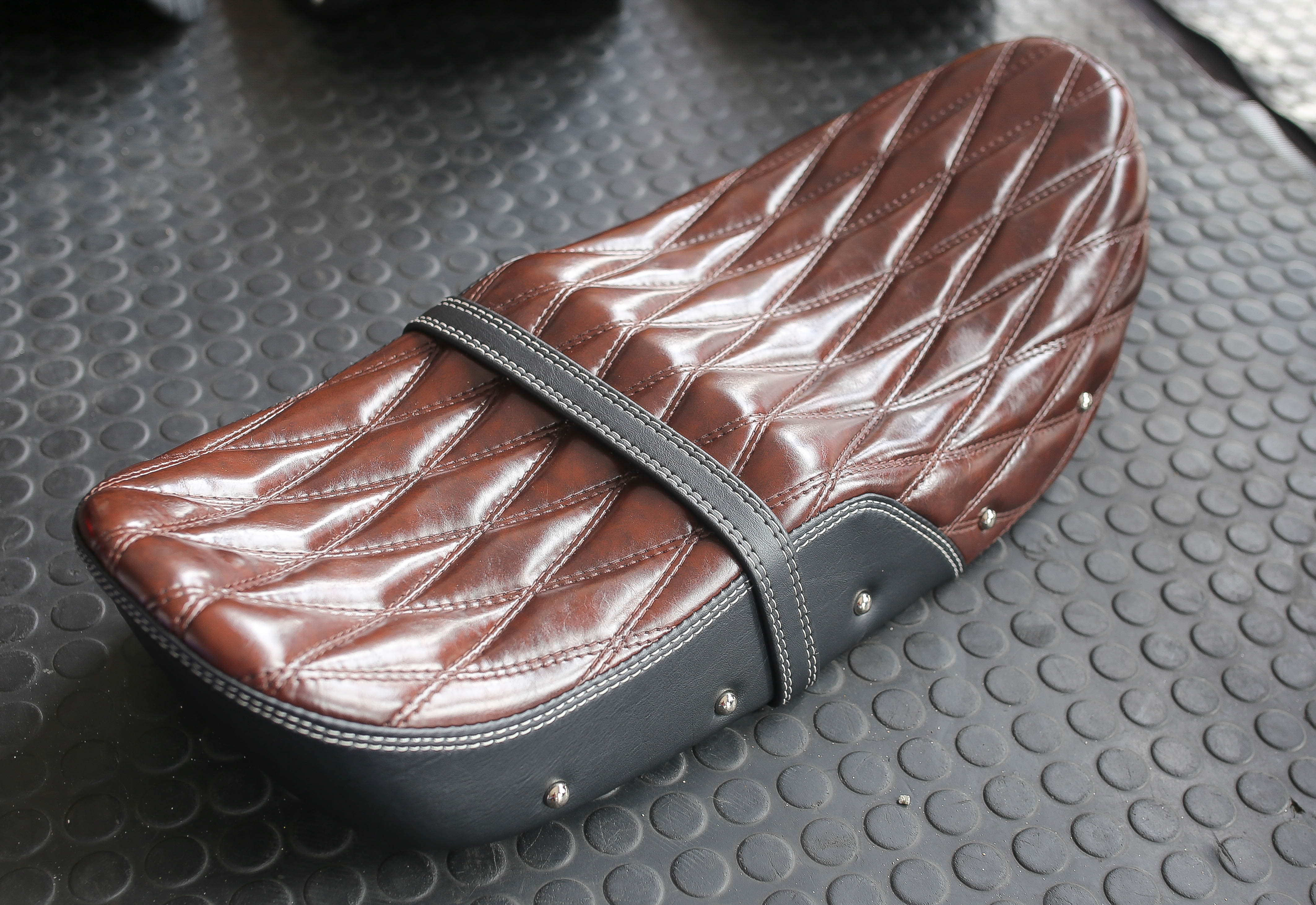 สินค้าใหม่ เบาะ DAX125 หน่อยวัดด่าน มี5สี13ลาย โครงเทียม สวยเข้ารูป