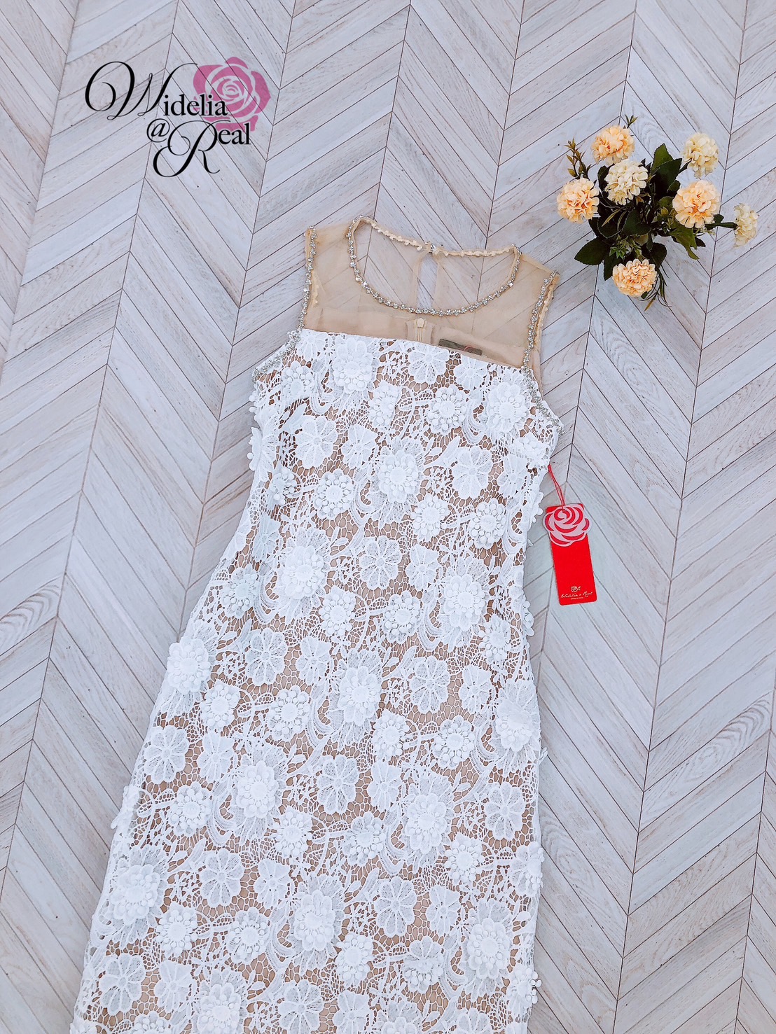 Korea Dress เดรสแขนกุด ทรงเข้ารูป เย็บขอบด้วยเพชร
